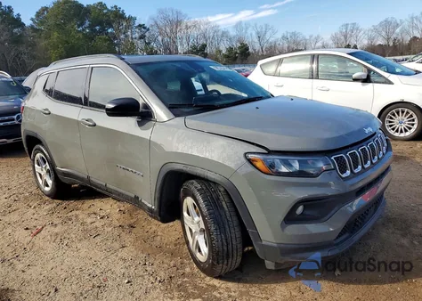 2024 Jeep Compass Latitude z USA, uszkodzony, nr VIN 3C4NJDBN8RT580939